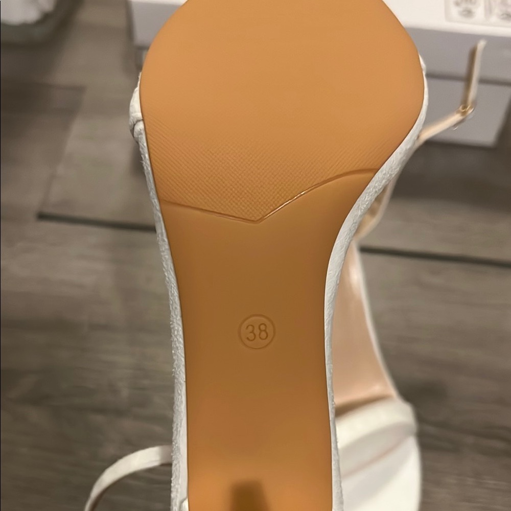 Elegant White Women's Heels - Picture 4 of 5